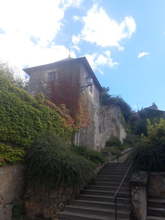 Le Voltaire Bed & Breakfast Airvault Exterior photo